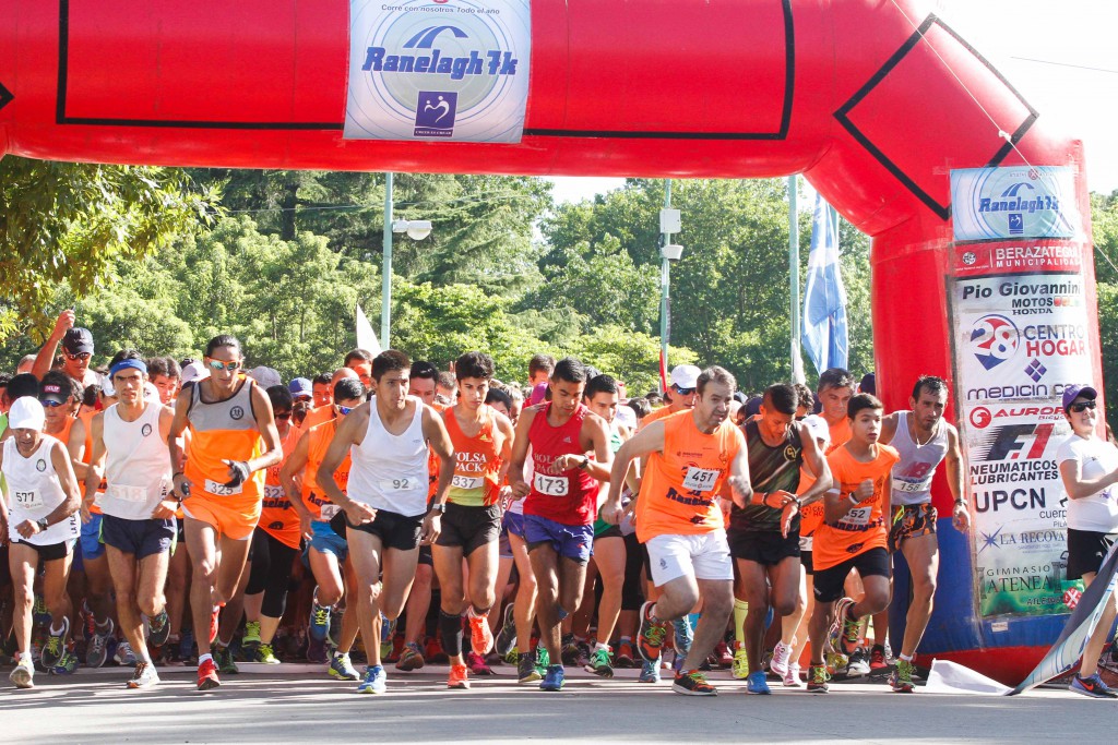 DR.JUAN PATRICIO MUSSI- MÁS DE 400 PERSONAS CORRIERON EL RANELAGH 7K (5)